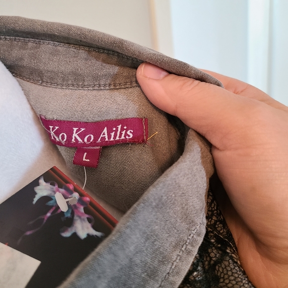 Ko Ko Ailis Black & Gray Long Sleeve Lacy Top with Pearl Snap Front Size Large - Picture 5 of 7